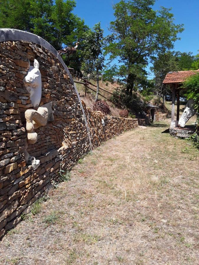 Village.Insolite Montagny-sur-Grosne Dış mekan fotoğraf